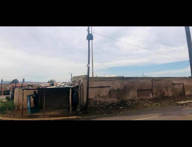LAND FOR SALE IN MOLAPO
